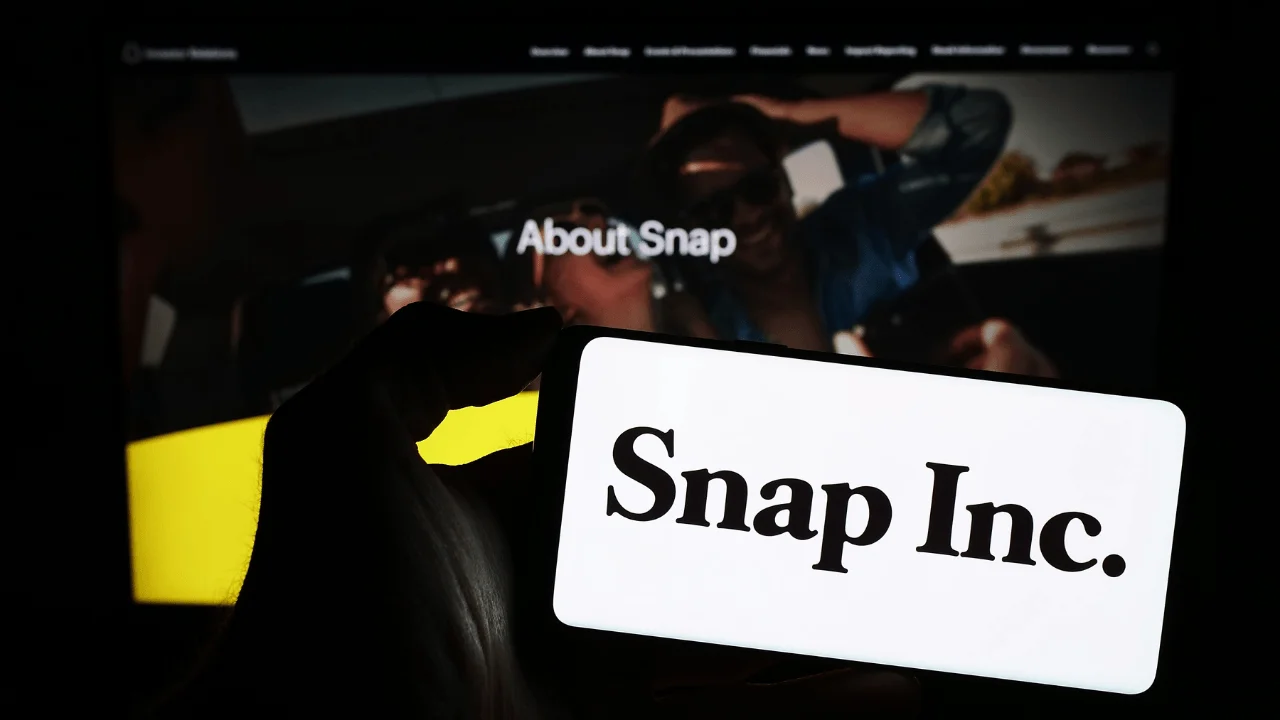 Snap OS 2.0, Spectacles için yerel tarayıcı ve WebXR desteğini tanıttı.
