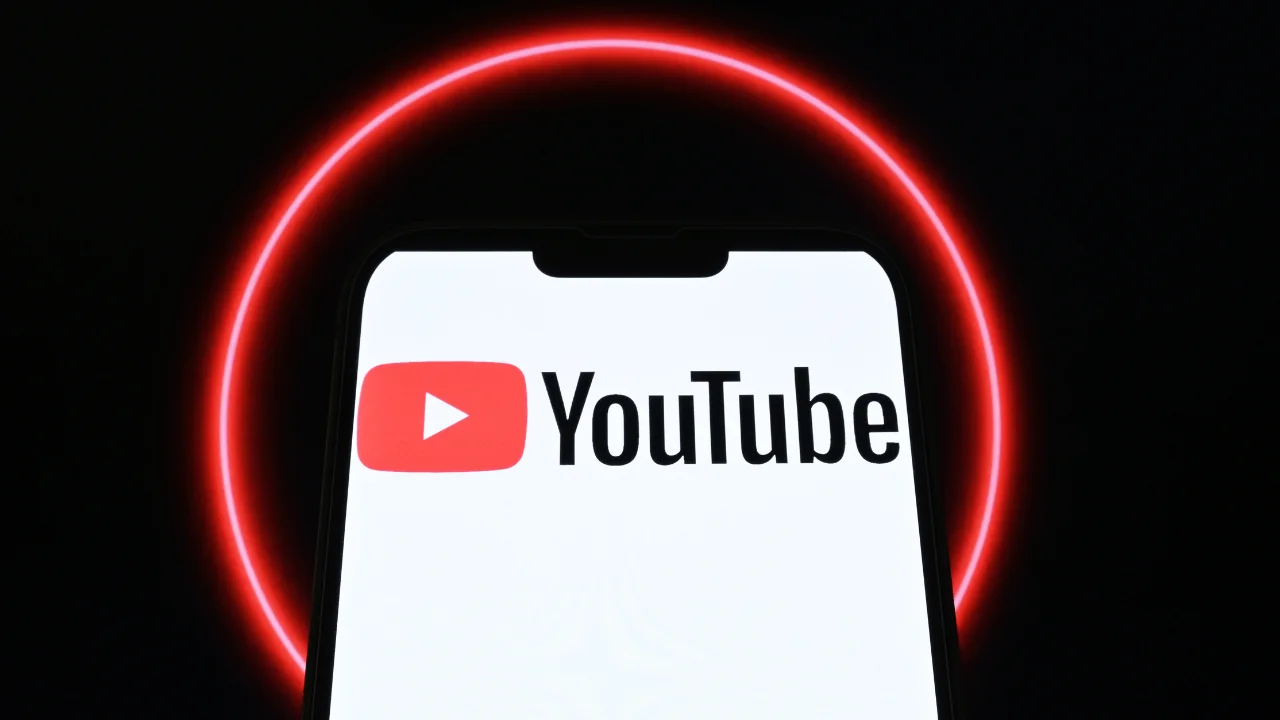 YouTube, Shorts ve canlı yayınlar için yapay zeka tabanlı yeni araçlar tanıttı.