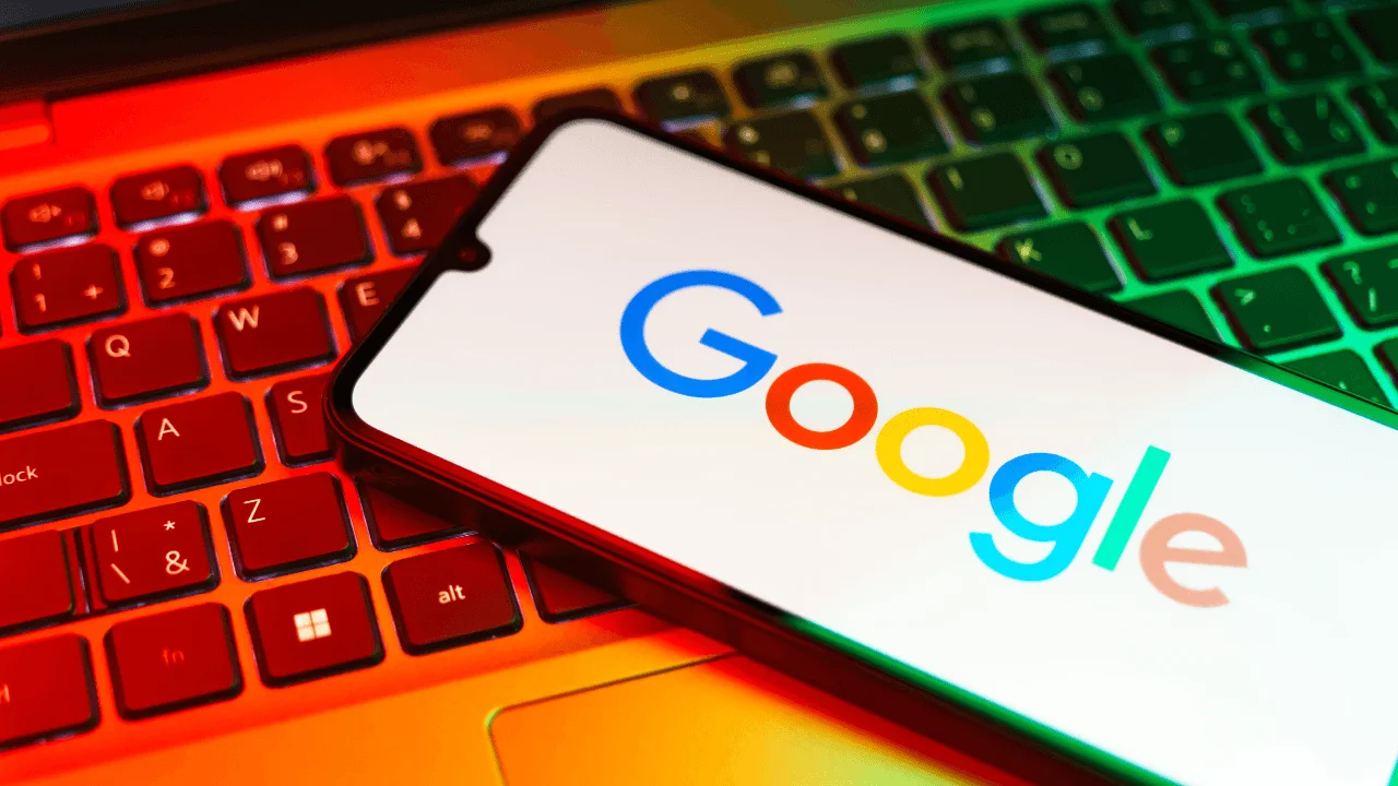 Google, yapay zeka güvenlik açıklarını tespit edenlere 30 bin dolara kadar ödül verecek program başlattı.