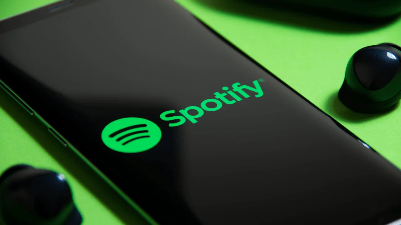 Spotify, yapay zeka tabanlı DJ özelliğine metinle etkileşim imkanı sundu.