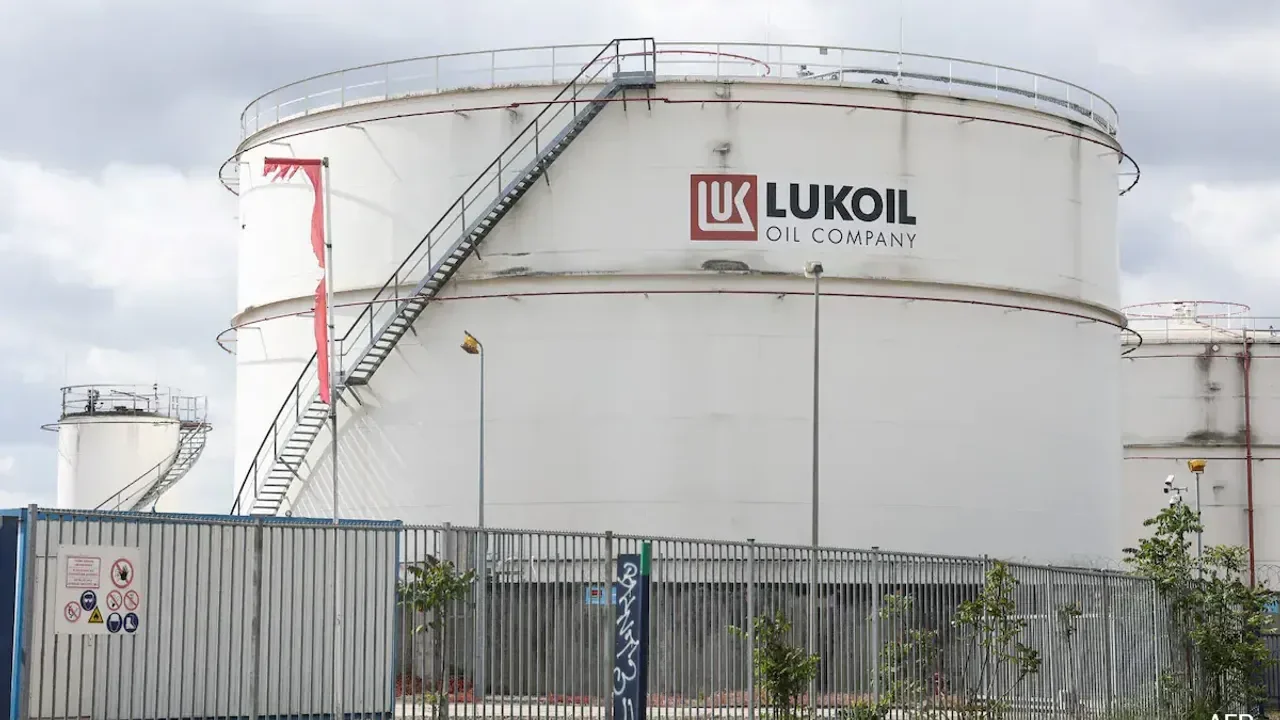 ABD'den Rosneft ve Lukoil’e Yaptırım: Petrol Fiyatları Uçuşa Geçti