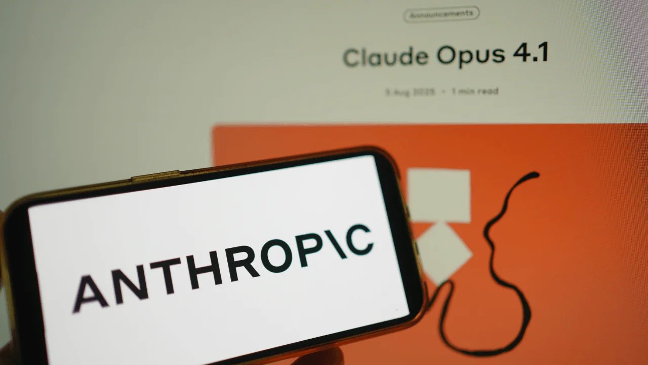 Anthropic, Claude'un eğitimi için Google'dan milyar dolarlık TPU desteği sağlıyor.
