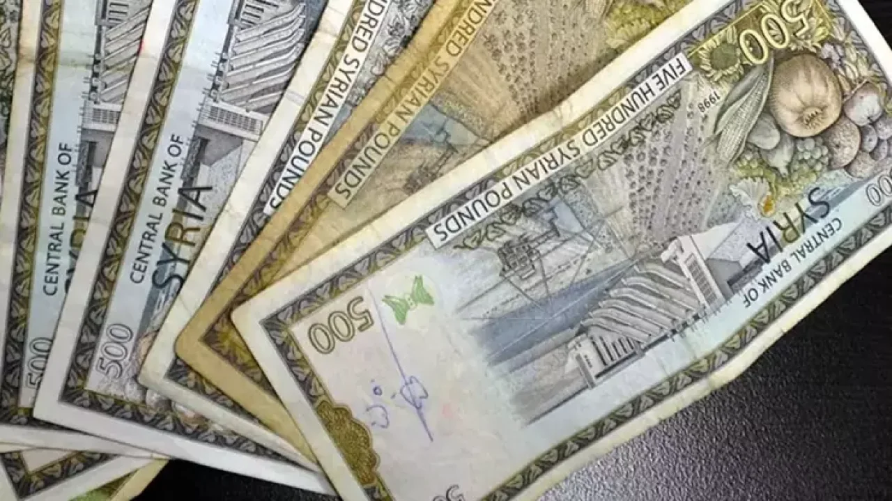 Suriye’de Paradan İki Sıfır Atıldı: Yeni Suriye Lirası Tedavülde