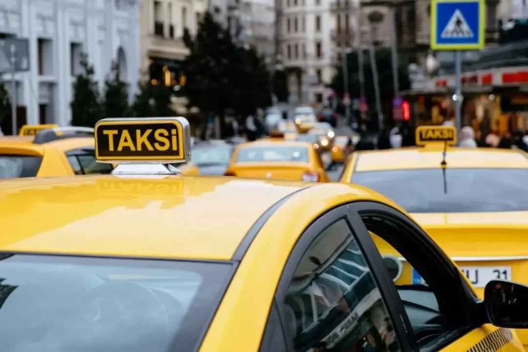 Taksilere “Taksi Mali Cihaz” Zorunluluğu: 1 Eylül 2026’ya Kadar Kartlı Ödeme Mecburi
