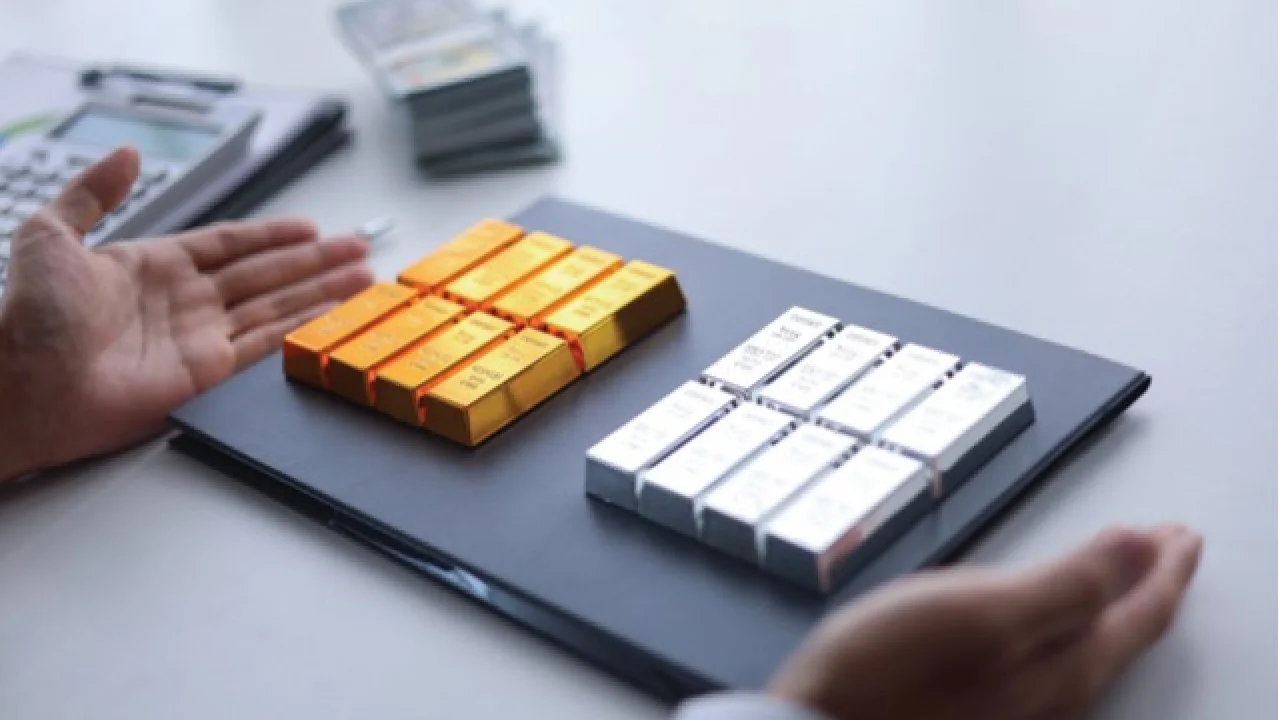 Altın Fiyatlarında Sınırlı Gerileme: Güçlü Dolar ve Petrol Artışı Baskı Yarattı