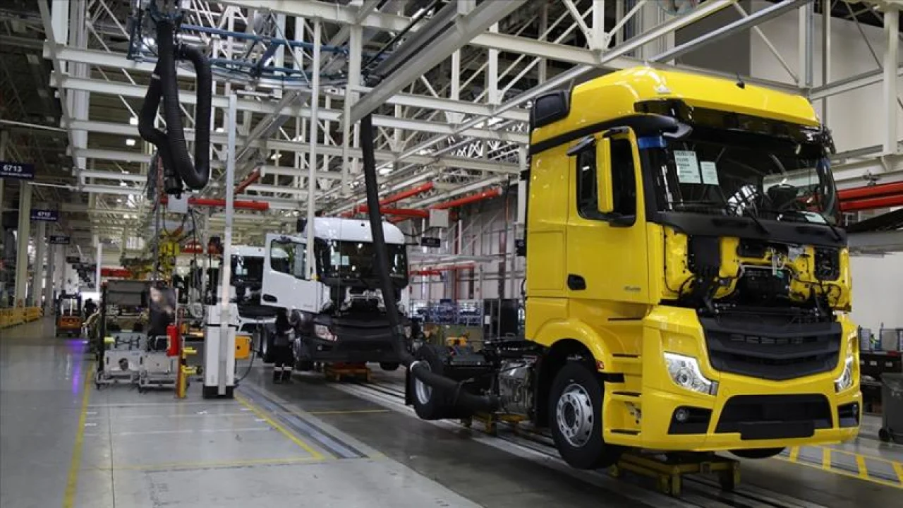 Hafif Ticari Araç ve Kamyon İhracatı 1,5 Milyar Doları Geçti