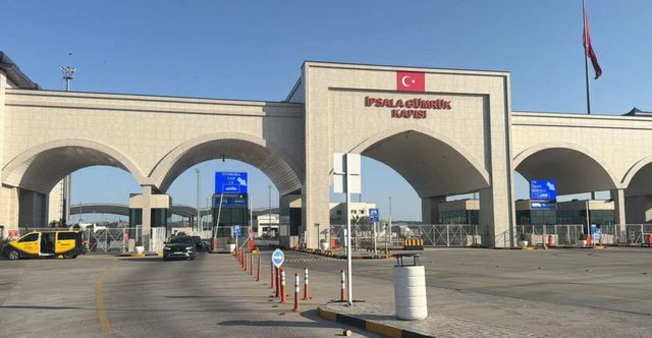 Yunanistan'daki Gümrük Grevi Sınır Kapılarını Etkiledi: İpsala ve Pazarkule'de Geçişler Durduruldu