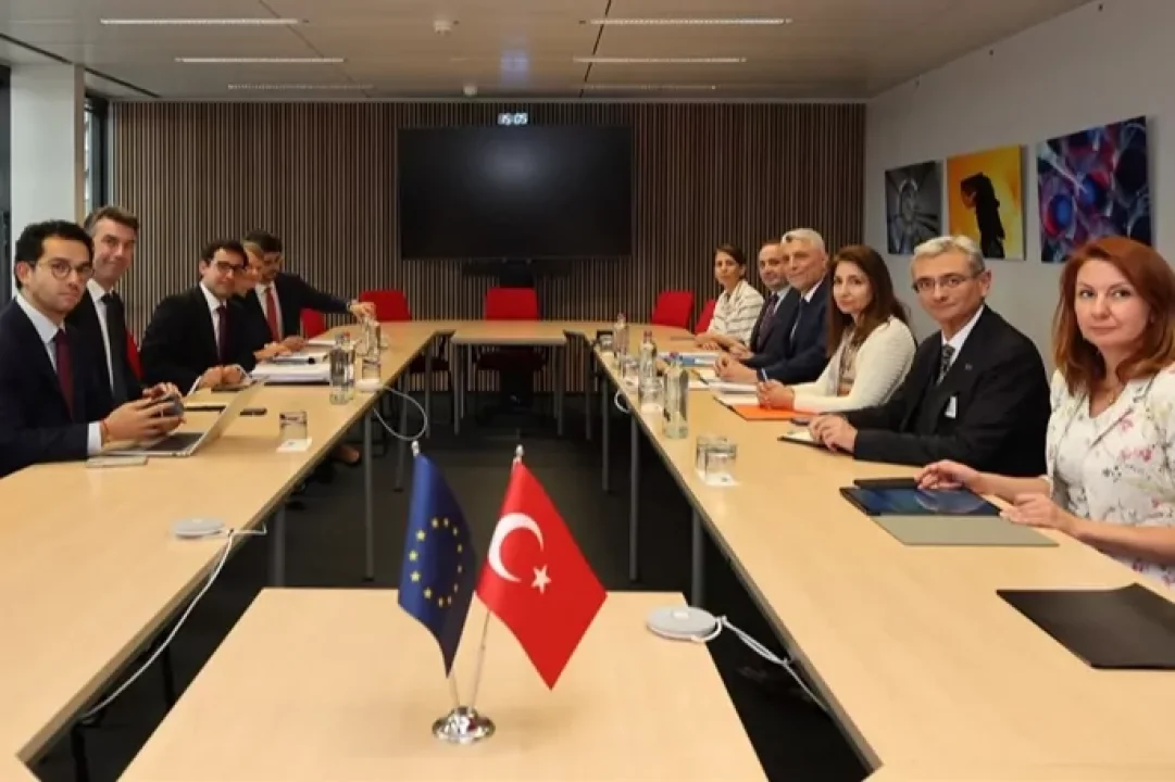 Bakan Bolat, AB Yetkilisi Sejourne ile Türkiye-AB İlişkilerini Görüştü.