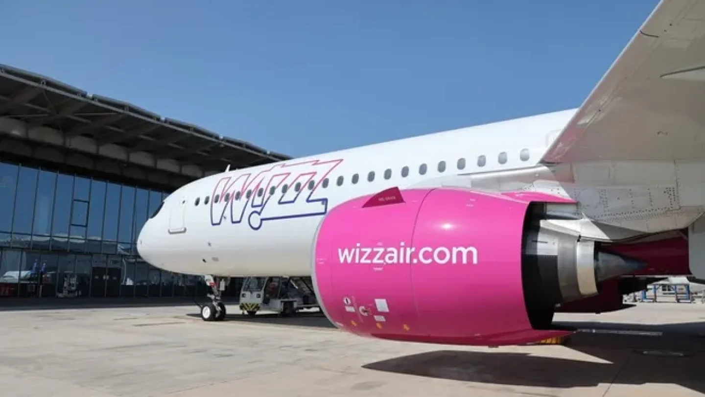 Wizz Air, 1 Milyar Dolarlık Anlaşma İmzalayarak İnsan Dışkısından Üretilen Jet Yakıtına Geçiyor