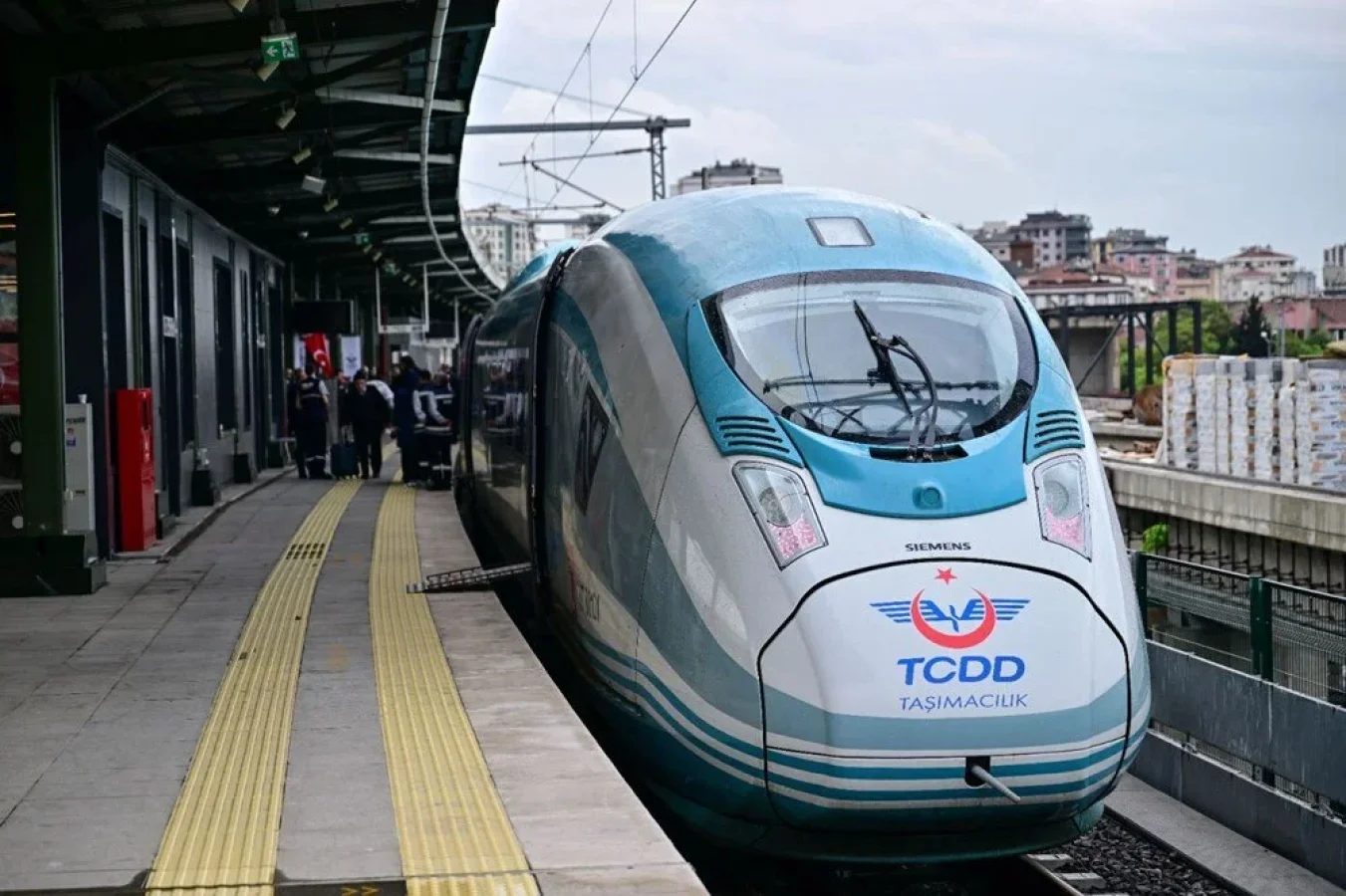 İstanbul-Sivas Yüksek Hızlı Tren Hattı Açıldı, Seyahat Süresi Yarıya İndi!